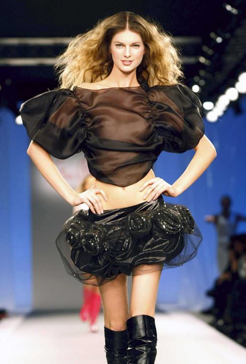 dress_in_voile_and_lace_of_the_dikira_plastinina.jpg