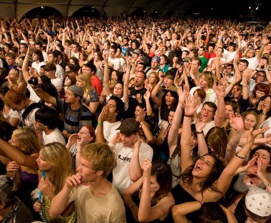 Coachella friday 24 Crowd for Aesop Rock - crowd