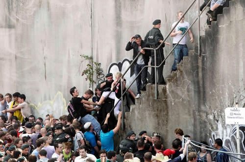 Love Parade 2010 tunnel escape