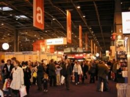 Salonul de carte de la Paris