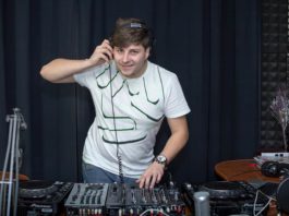 Alin Dragan in studioul Radio DEEA