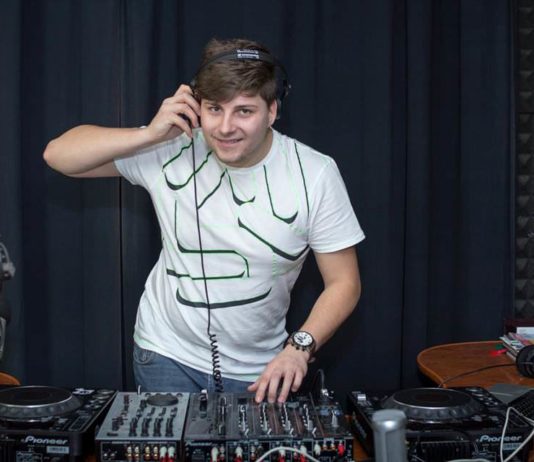 Alin Dragan in studioul Radio DEEA