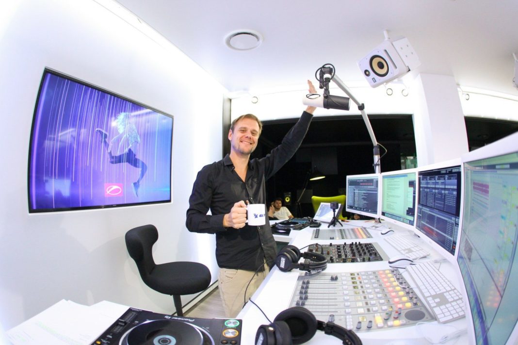 Armin_van_Buureb_A_State_of_Trance_img839