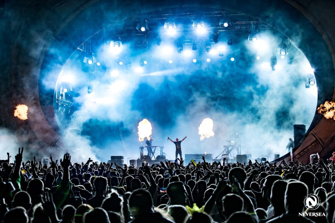 Nevrsea, fotografie cu scena main in a patra zi de festival