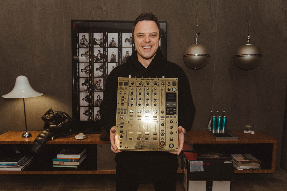 Markus-Schulz-Wins-Third-America's-Best-DJ-Title