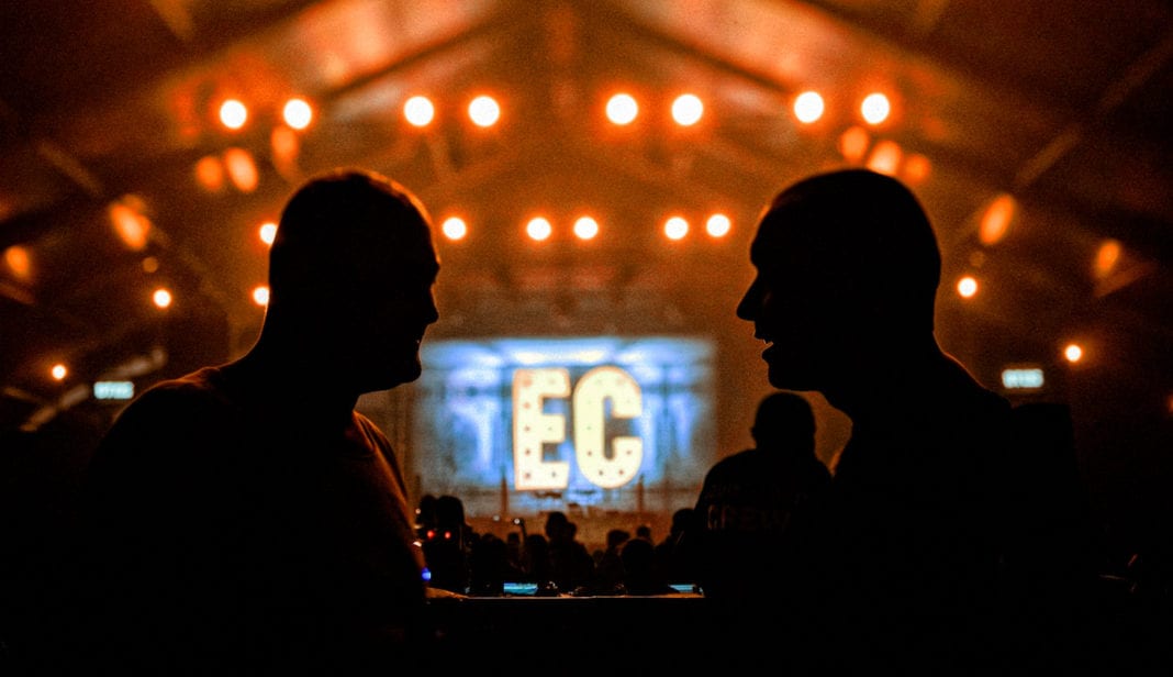 Logo Electric Castle proiectat la o scena a festivalului.
