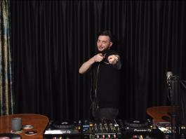 DJ BRO:B în studioul Radio DEEA