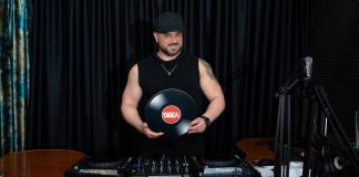 Shar-K, în studioul Radio DEEA