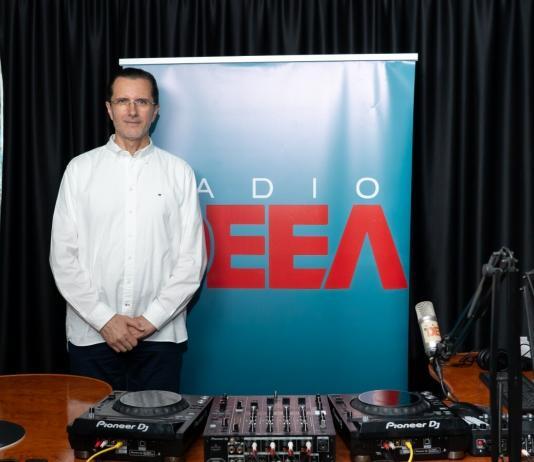 Vasile Bănescu, membru CNA, în studioul Radio DEEA