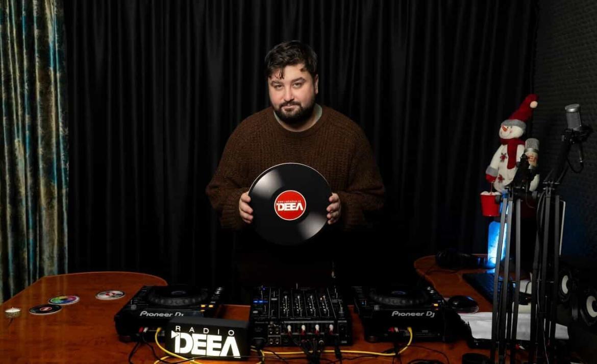 DJ MINO, în studioul RADIO DEEA