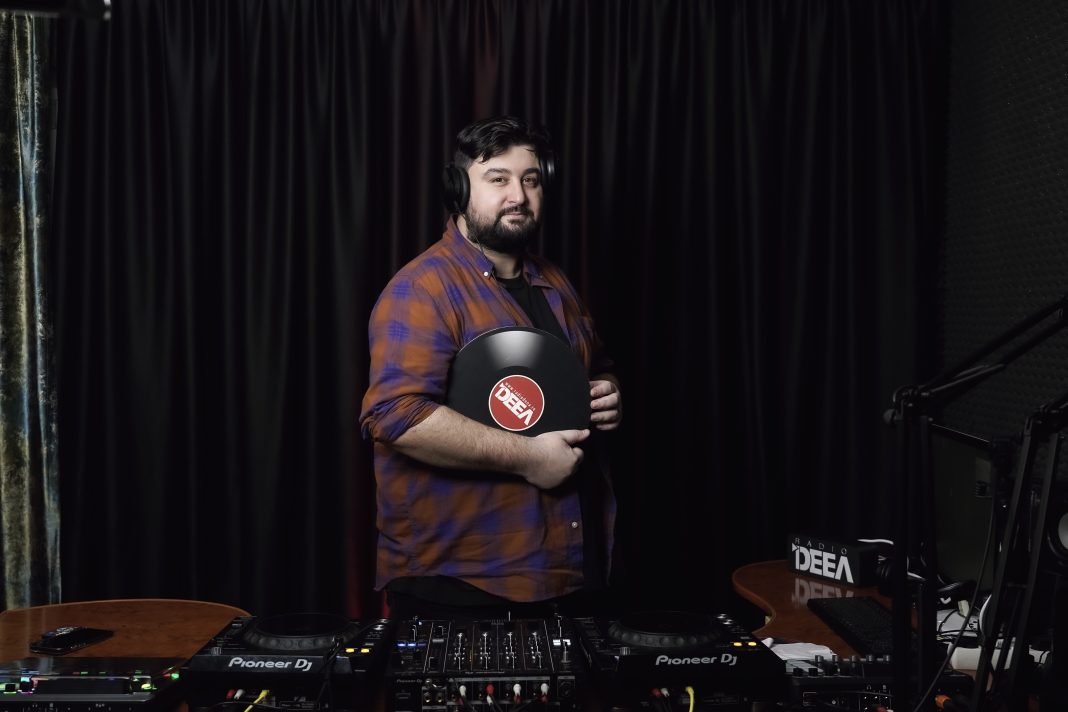 DJ MINO, în studioul RADIO DEEA